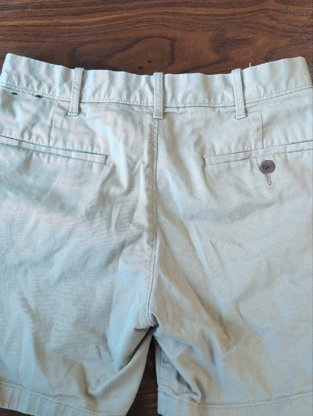 J. Crew Men's Flat Front Chino Shorts in Khaki